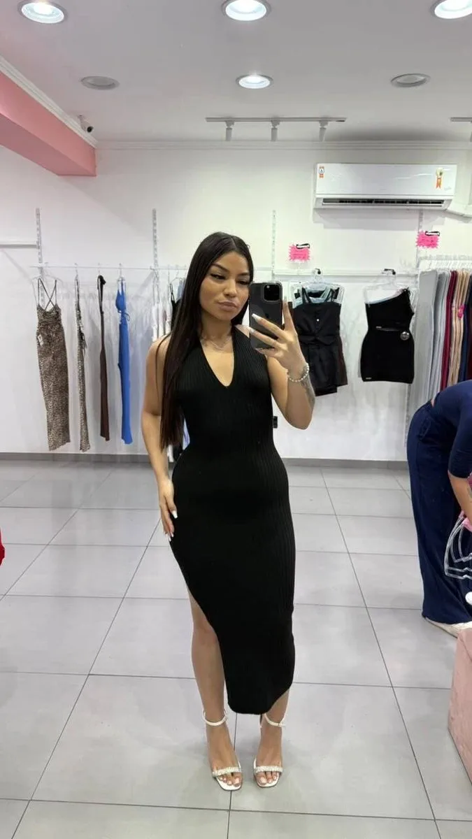 Vestido Modal Com Decote No Peito e Amarração No Pescoço Preto - foto 1