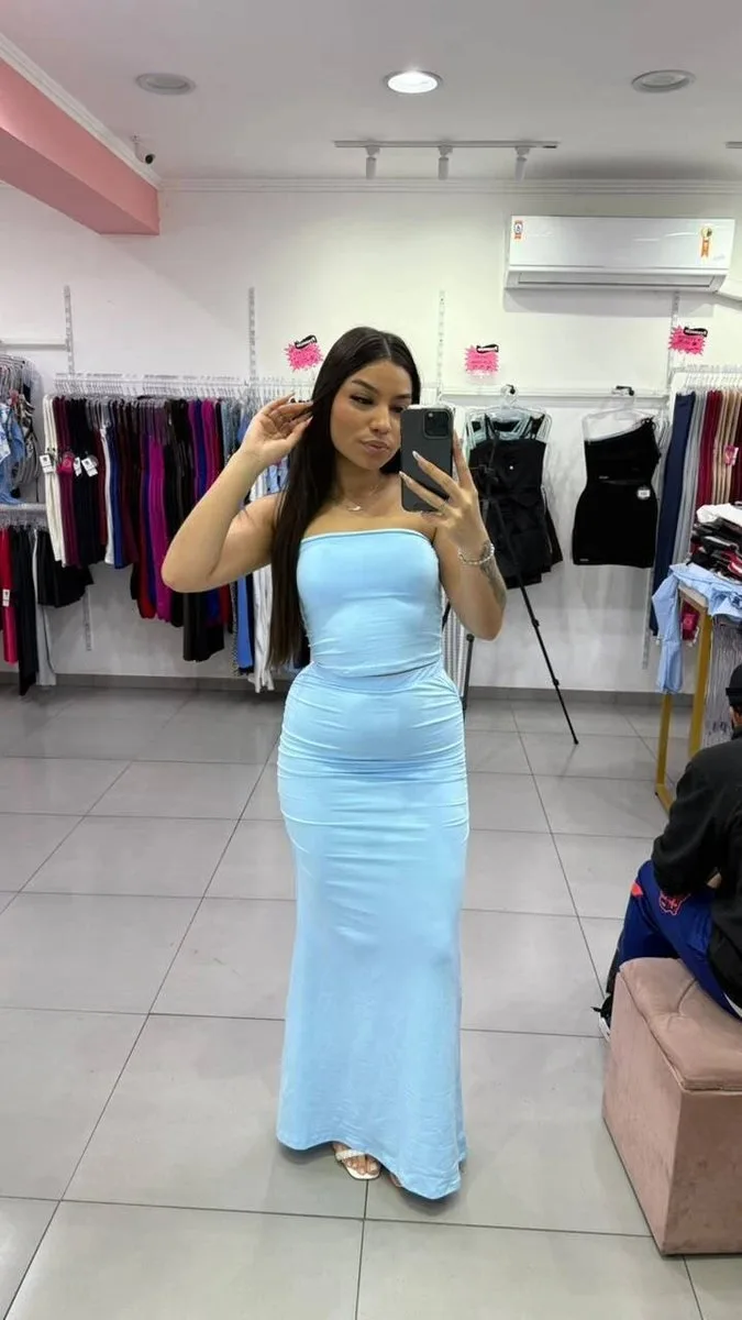 Conjunto Poliamida Top Tube e Saia Longa Com Drapeado ao Lado Azul Claro - foto 1