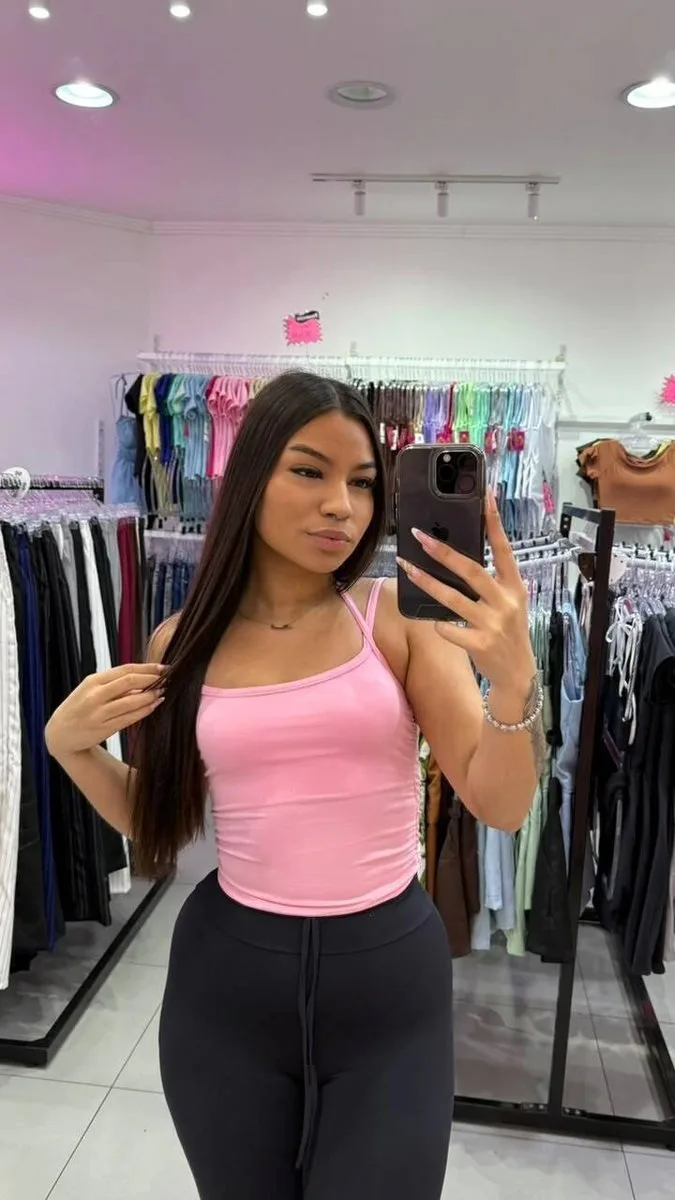 Cropped De Alcinha Com Amarração E Franzido Na Lateral Rosa - foto 1