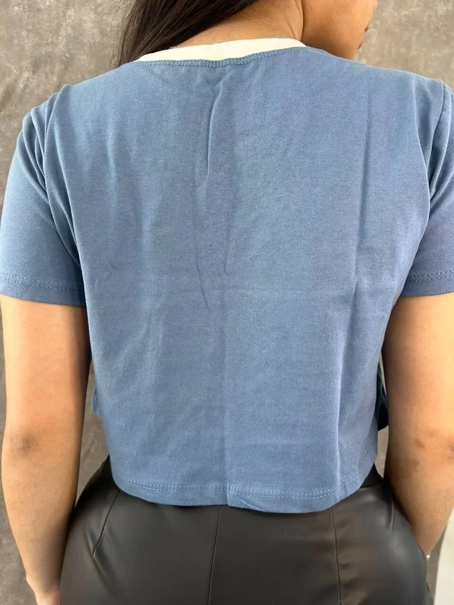 T-shirt Curta New York Azul Escuro Com Escrita Branca e Gola Branca - foto 3