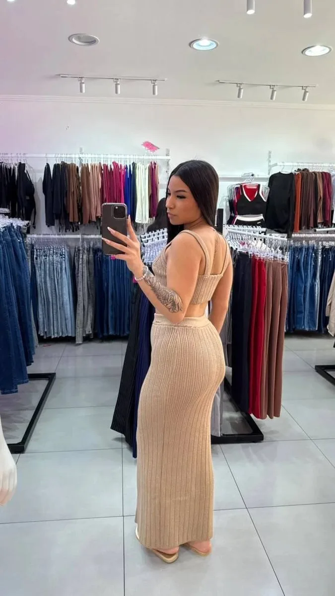 Conjunto Luxxo Em Tricô Regata E Saia Com Fenda na Lateral Bege - foto 2