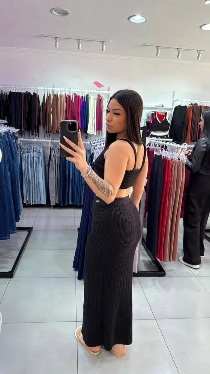 Conjunto Luxxo Em Tricô Regata E Saia Com Fenda na Lateral Preto - foto 2