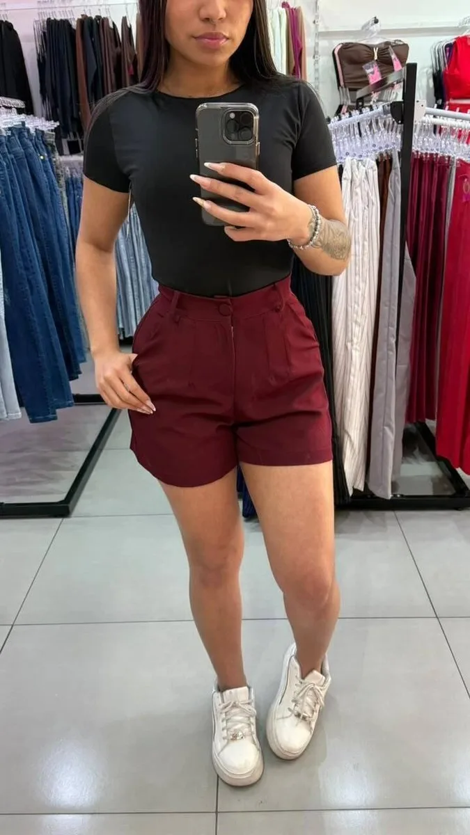 Short Alfaiataria Com Bolsos Nas Laterais Vinho - foto 1