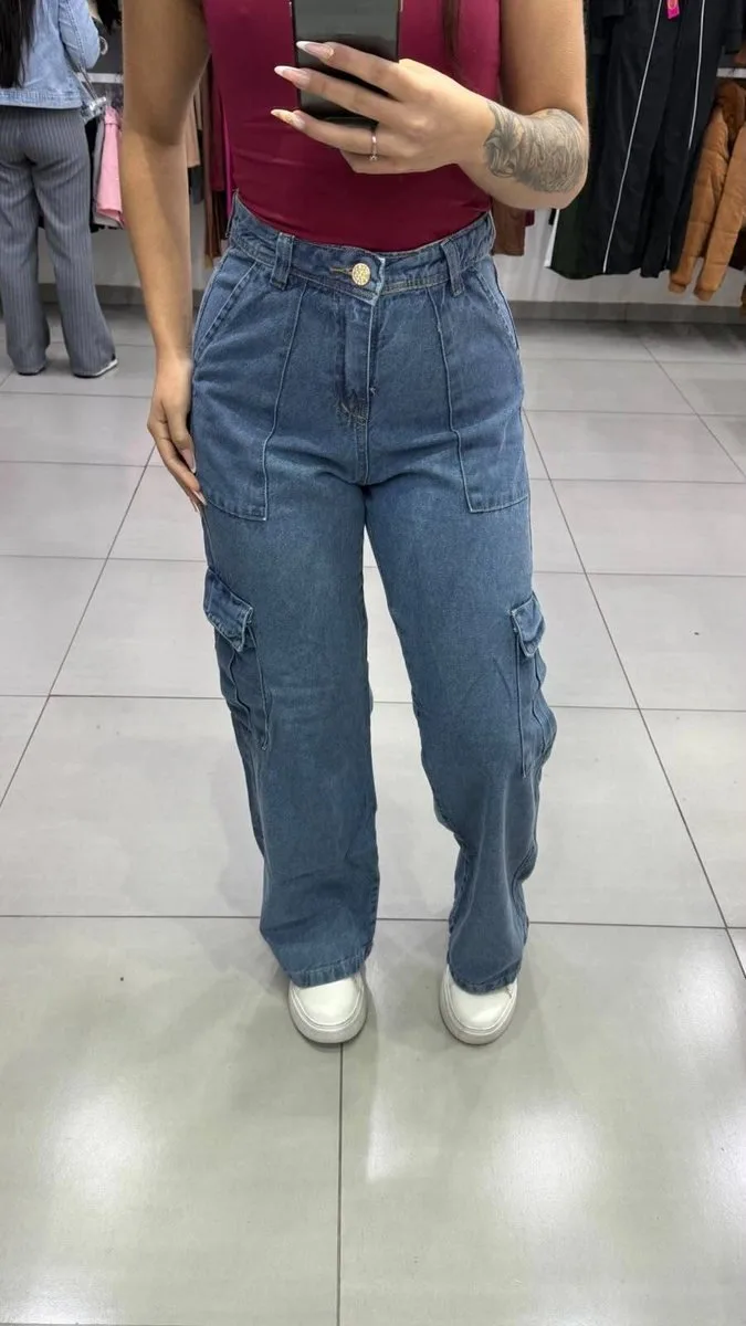 Calça Jeans Wide Cargo Azul Cristal Botão Dourado - foto 1