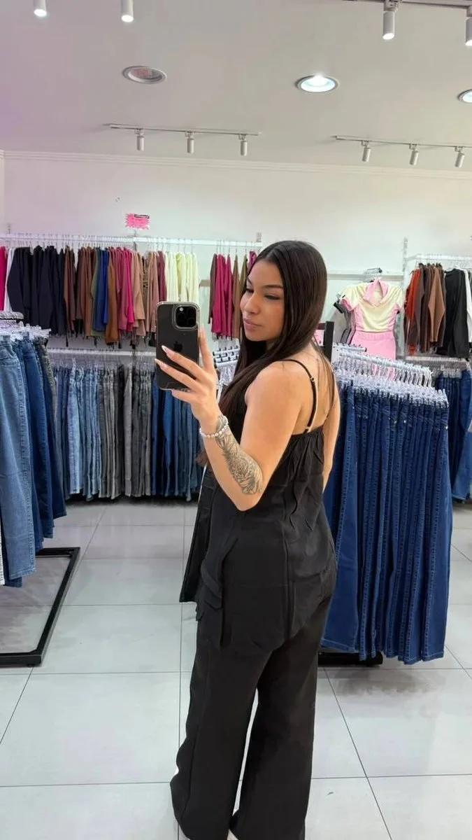 Blusa Alça Fina Babado Elegance Preto - foto 2