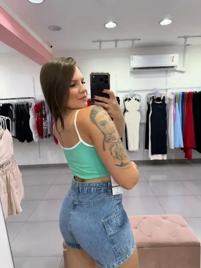 Cropped Top Canelado Bicolor E Alça Fina Verde - foto 2