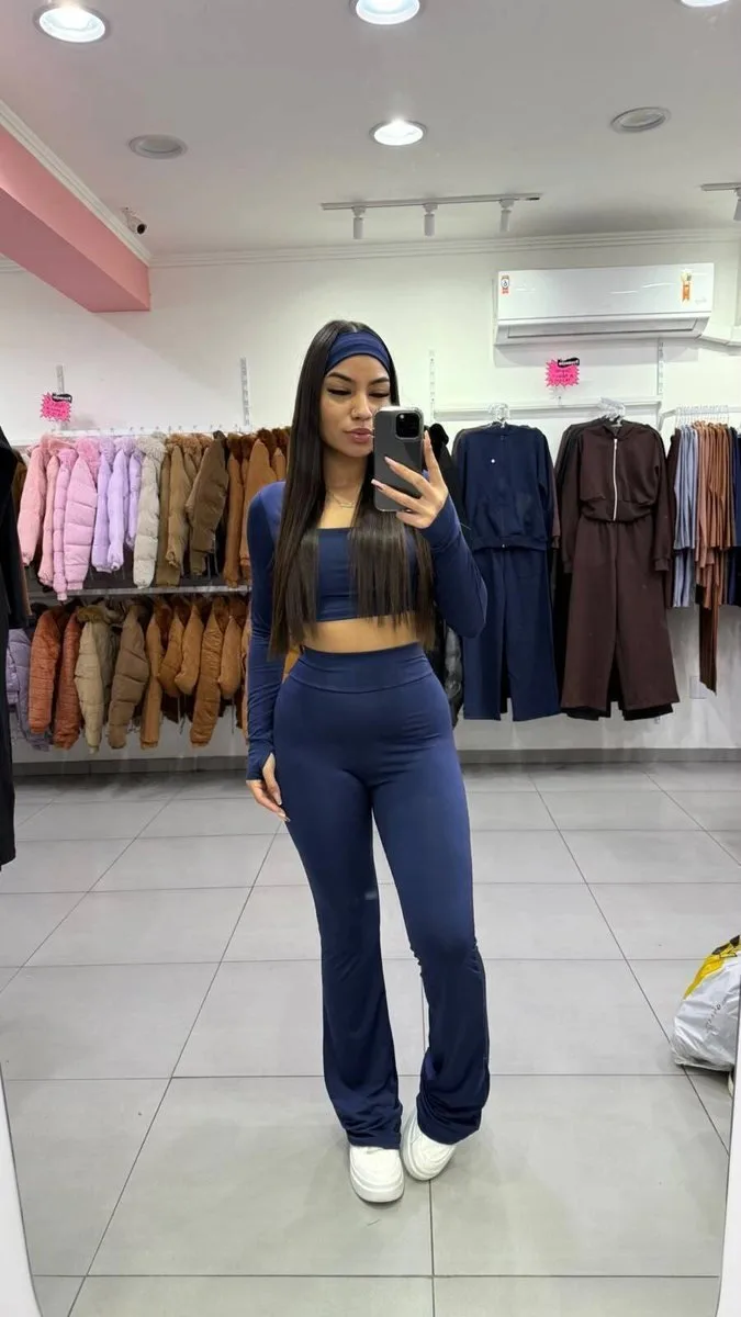 Conjunto Suplex Manga Longa e Calça Flare Com Faixa Azul Marinho - foto 1