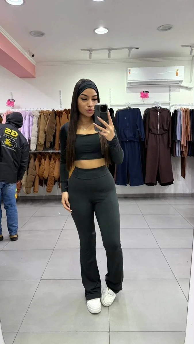 Conjunto Suplex Manga Longa e Calça Flare Com Faixa Preto - foto 1