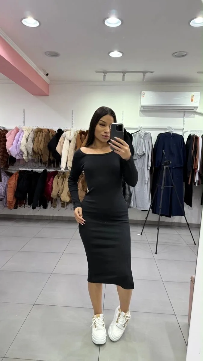 Vestido Ribana Mídi Com Gola Quadrada Preto - foto 1