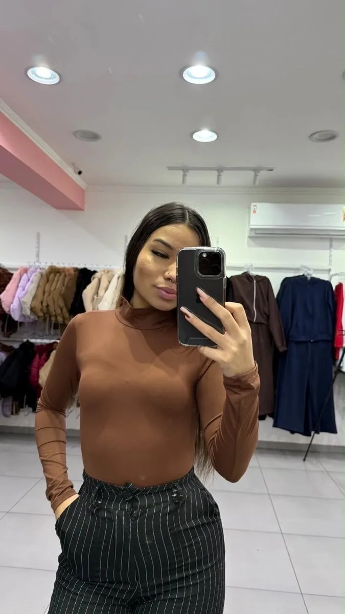 Body Poliamida Com Gola E Manga Longa Marrom - foto 1