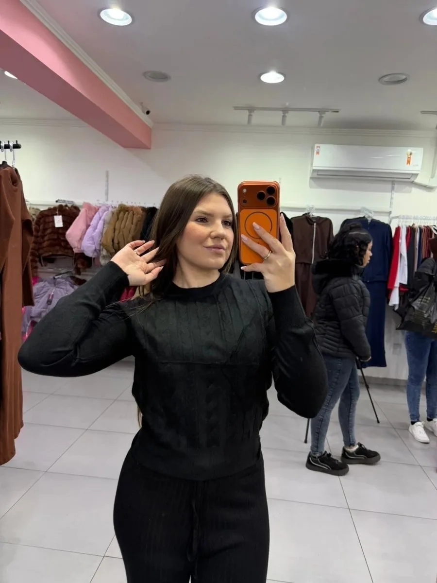 Conjunto Mousse Blusa Detalhe Transados E Calça Pantalona Preto - foto 3