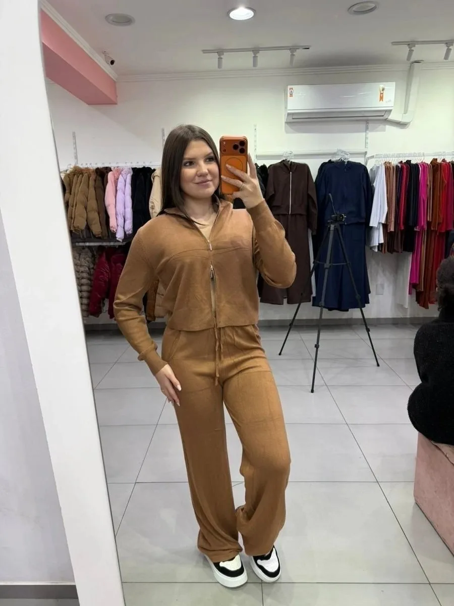 Conjunto Mousse Casaco zíper Com Calça Pantalona Marrom - foto 1