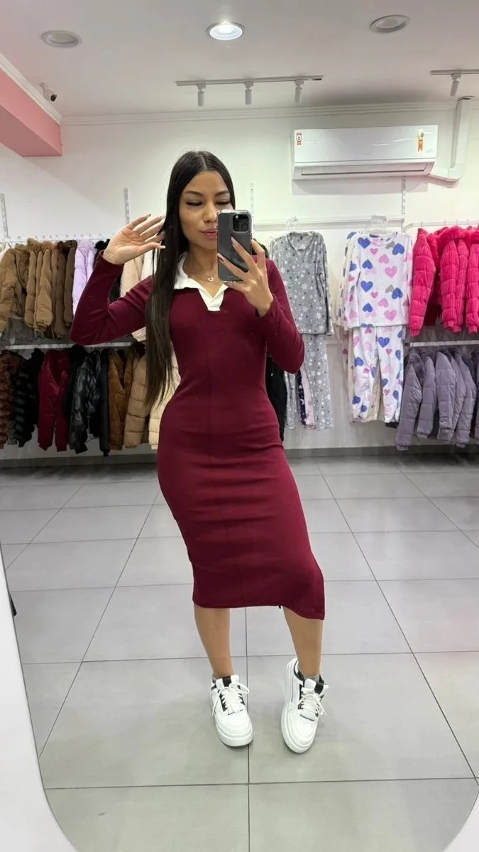 Vestido Canelado Mídi Com Gola Polo Bordo - foto 1