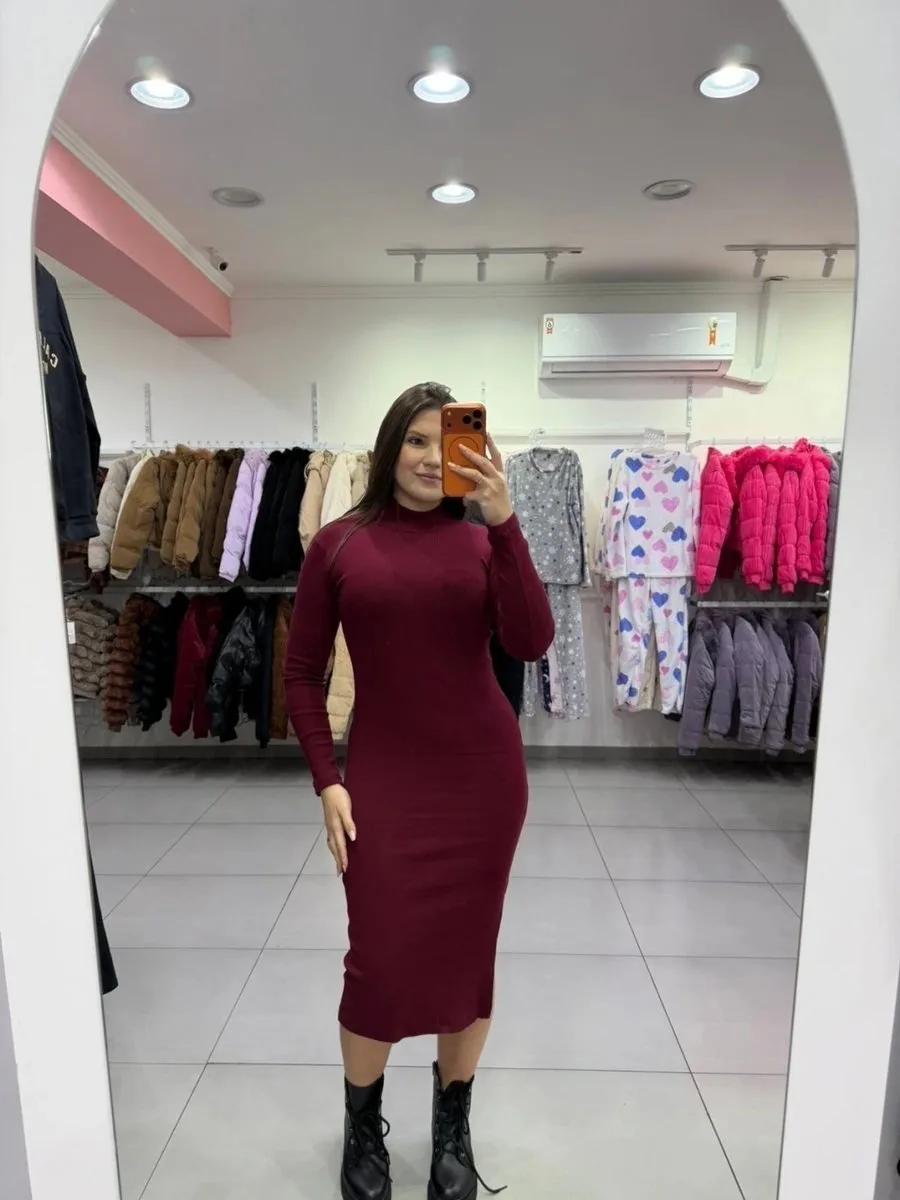 Vestido Mídi Ribana Com Gola E Fenda Lateral Bordo - foto 1