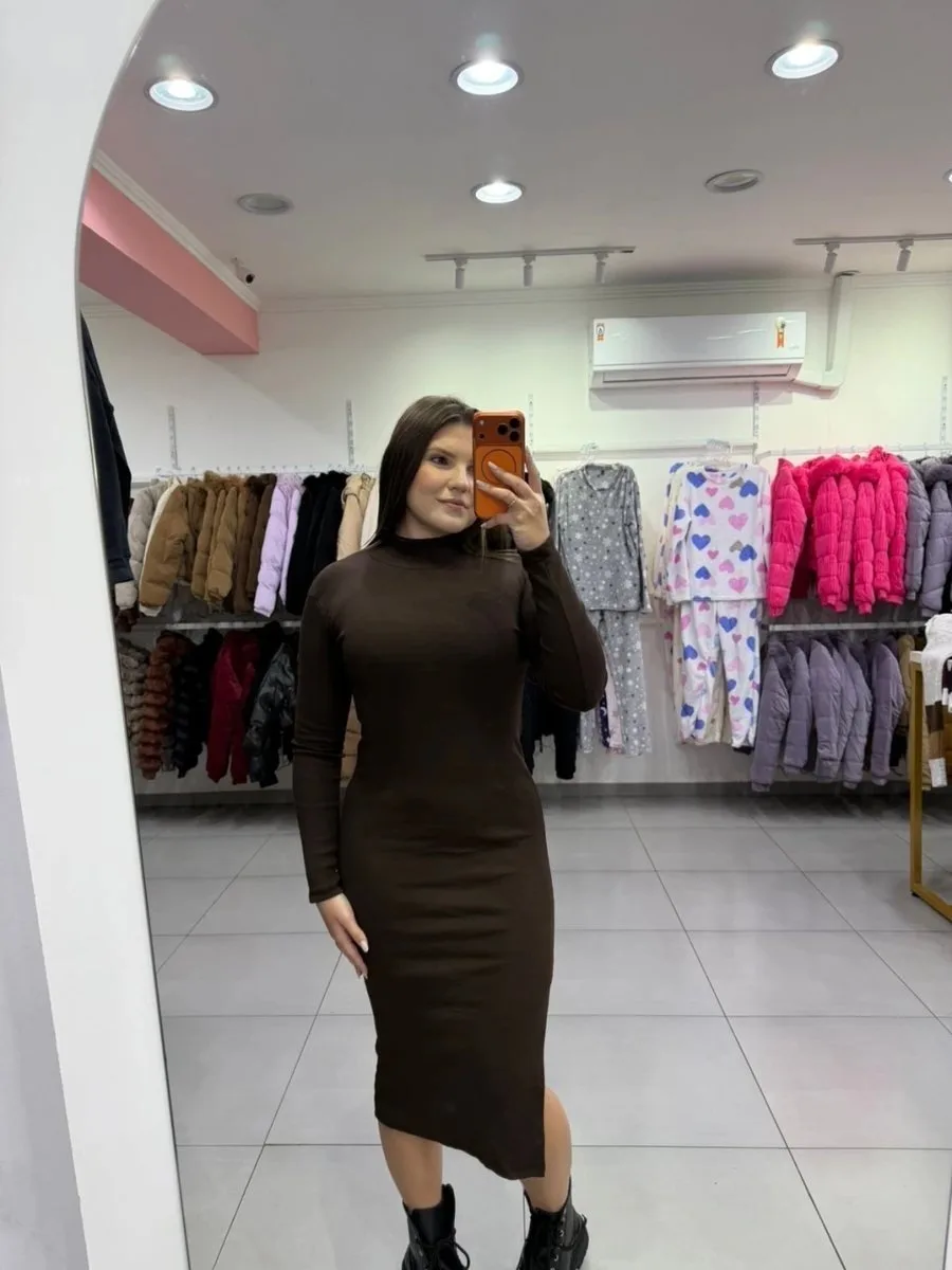 Vestido Mídi Ribana Com Gola E Fenda Lateral Marrom Escuro - foto 1