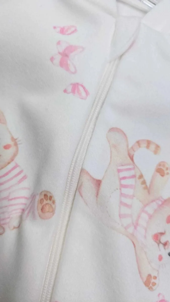 Macacão com zíper e pé gata mascote para bebê - Dedeka - foto 3
