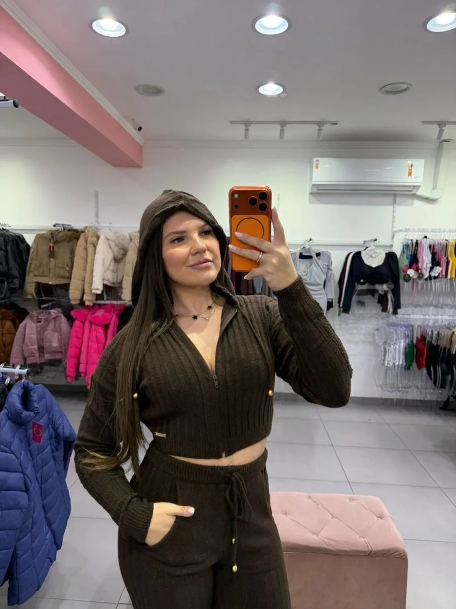 Conjunto Luxxo Modal Mousse Cropped Casaquinho Com Ziper E Capuz Calça Com Bolso E Cordinha Marrom - foto 3
