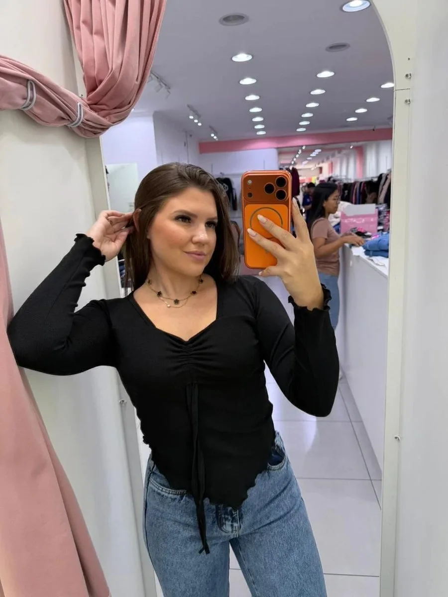 Cropped Tecido Brilhoso Com Manga Longa E Regulagem Na Frente - foto 1