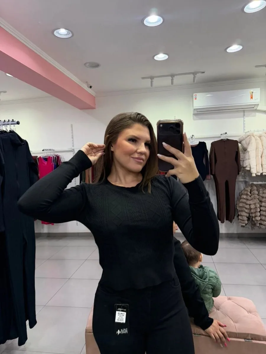Blusa Modal Mousse Com Detalhes Ondas Preto - foto 1