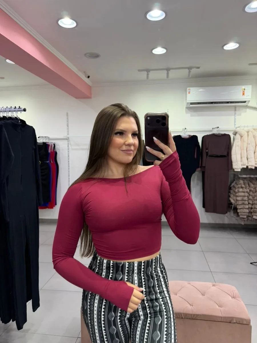 Cropped Poliamida Com Manga Longa E Costas Nua Bordo - foto 1