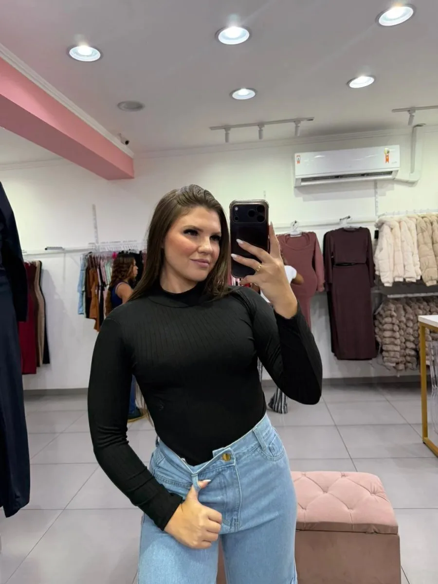 Body Canelado Fino Manga Longa Com Gola Alta Preto - foto 1