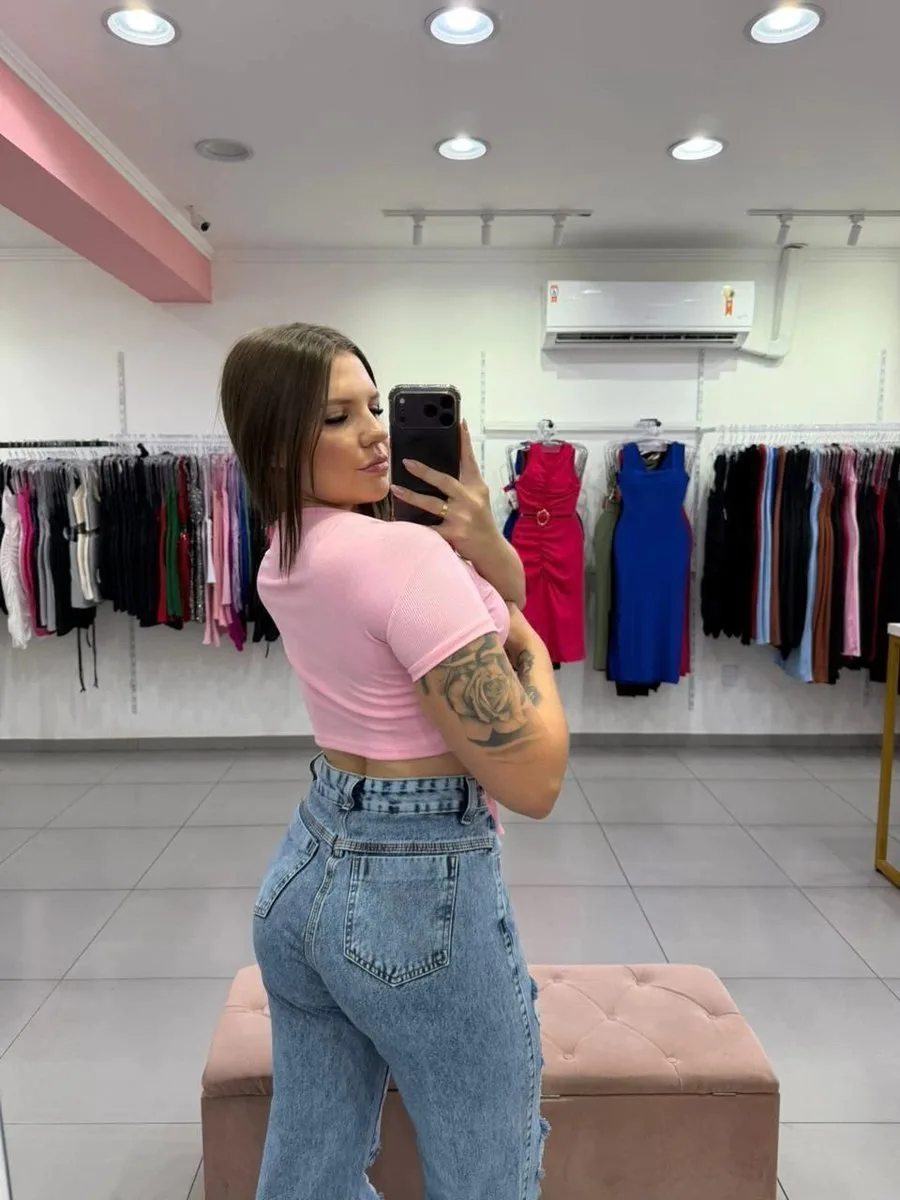Cropped Canelado Fino Com Manga Curta E Detalhe Amarrar Rosa Claro - foto 3