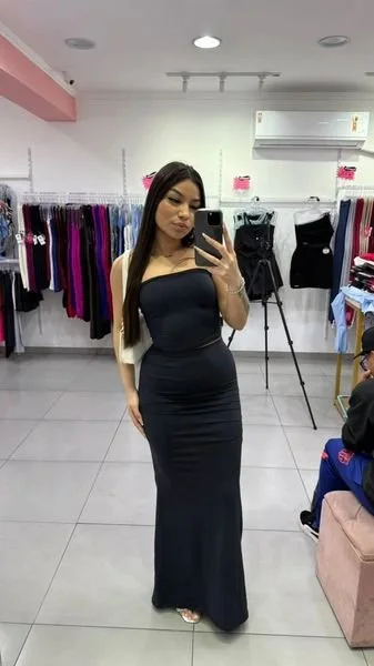 Conjunto Poliamida Top Tube e Saia Longa Com Drapeado ao Lado Preto